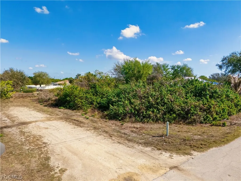 3718 15th Street SW Lehigh Acres FL 33976