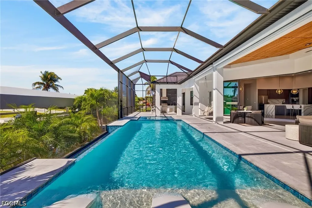2002 SE 18th Avenue Cape Coral FL 33990