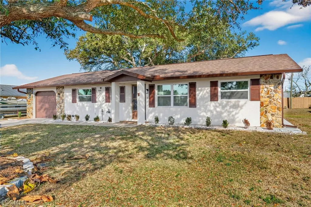 876 Linnaen Terrace NW Port Charlotte FL 33948