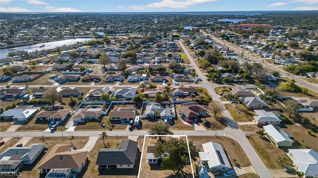876 Linnaen Terrace NW Port Charlotte FL 33948