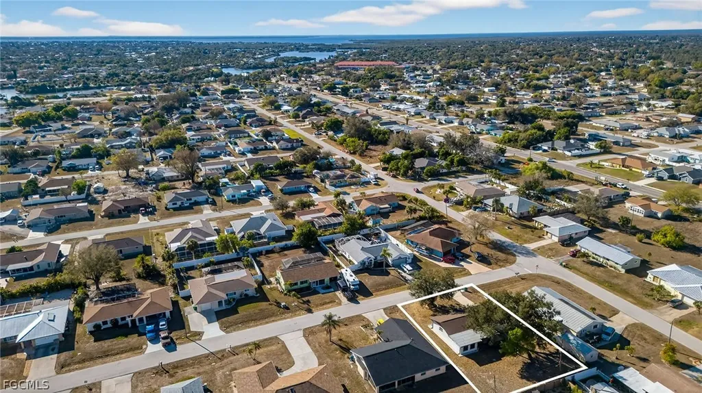 876 Linnaen Terrace NW Port Charlotte FL 33948