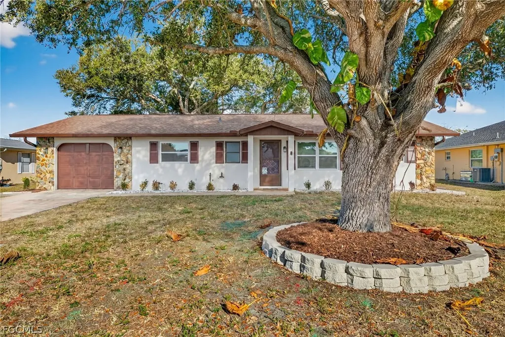 876 Linnaen Terrace NW Port Charlotte FL 33948