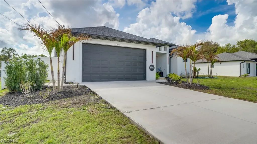 4211 10th Street SW Lehigh Acres FL 33976