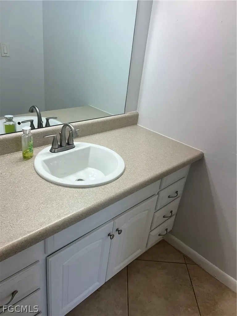 1908 SE 43rd Street Cape Coral FL 33904