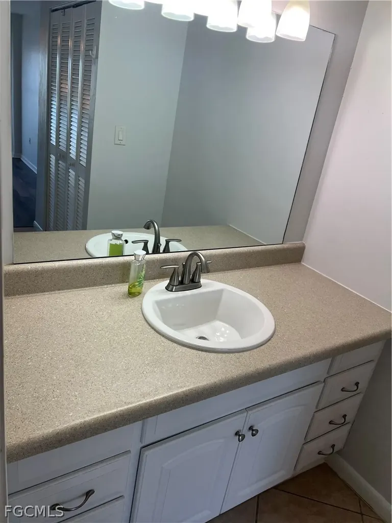 1908 SE 43rd Street Cape Coral FL 33904