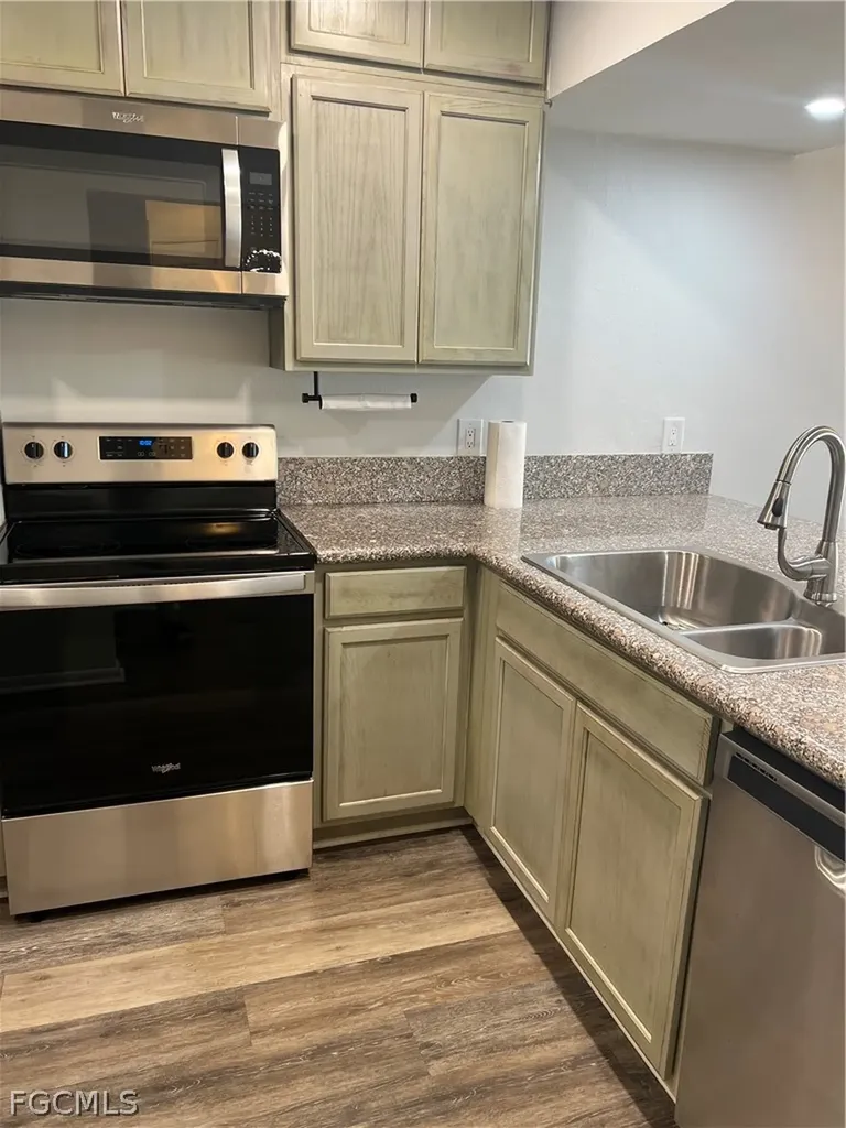 1908 SE 43rd Street Cape Coral FL 33904