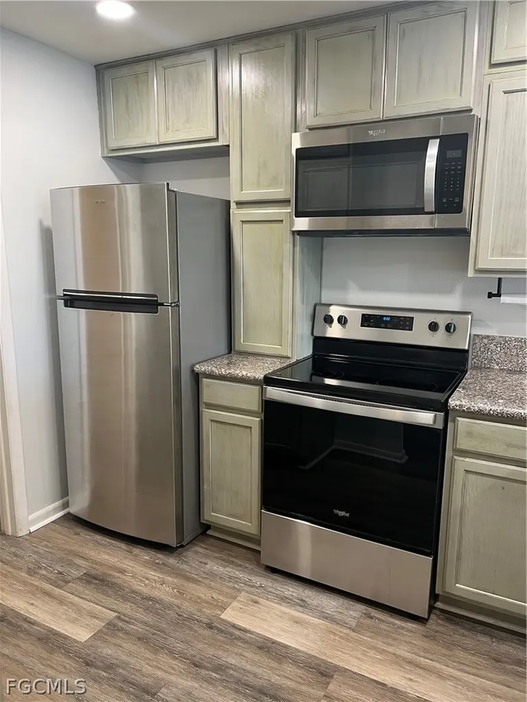 1908 SE 43rd Street Cape Coral FL 33904