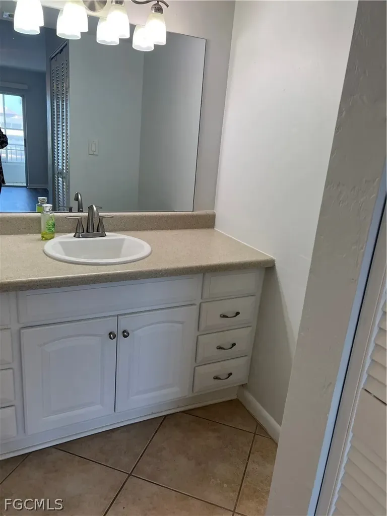 1908 SE 43rd Street Cape Coral FL 33904