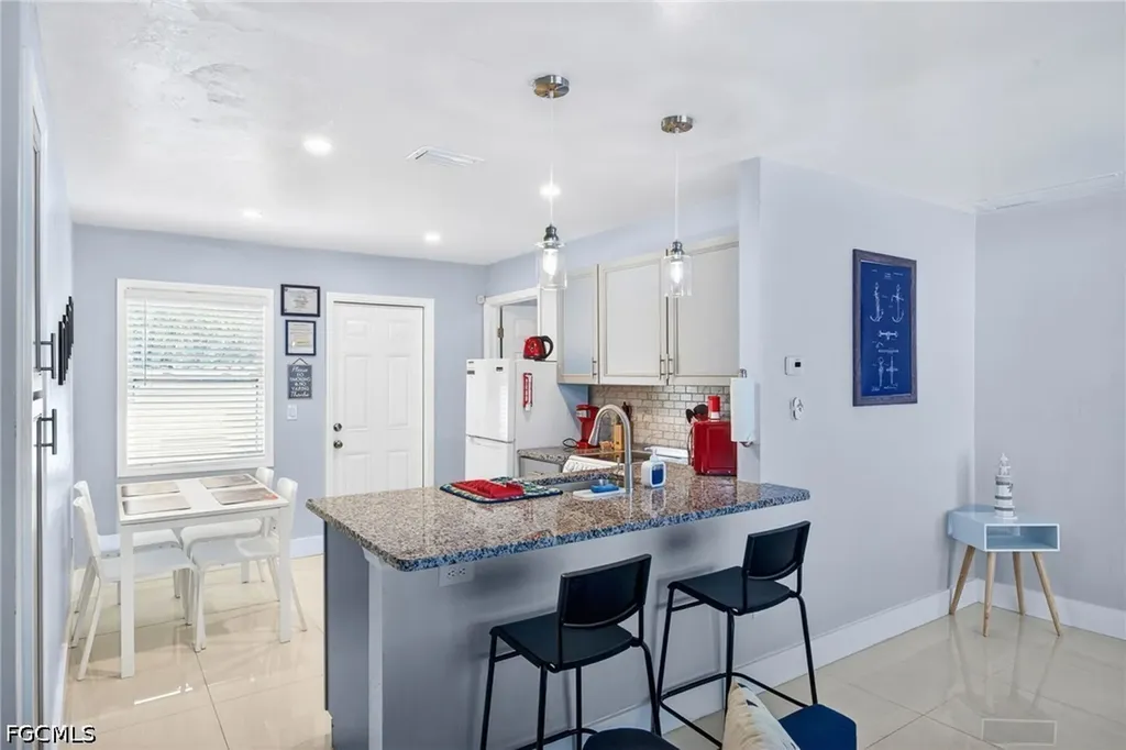 624 SE 46 Street Cape Coral FL 33904