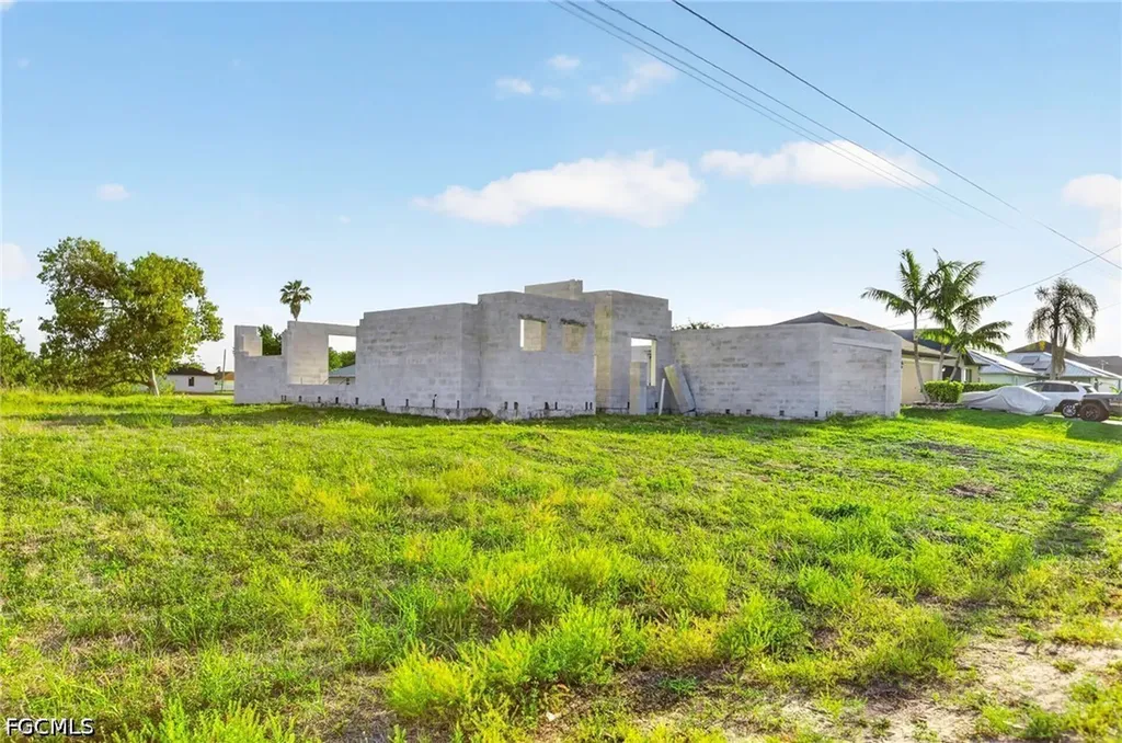 1213 NE 11th Terrace Cape Coral FL 33909