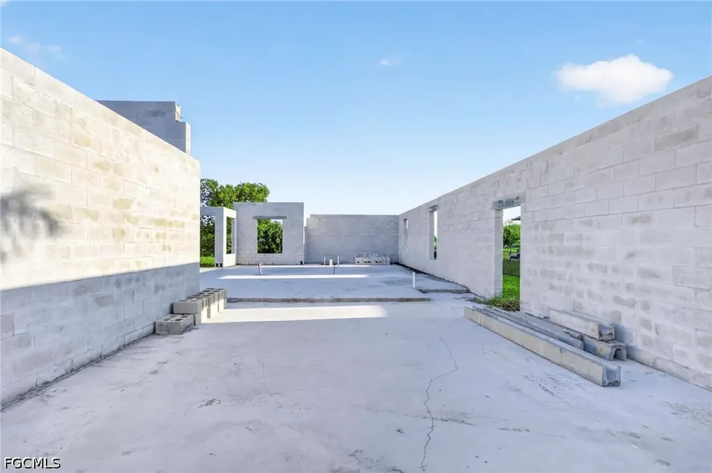 1213 NE 11th Terrace Cape Coral FL 33909