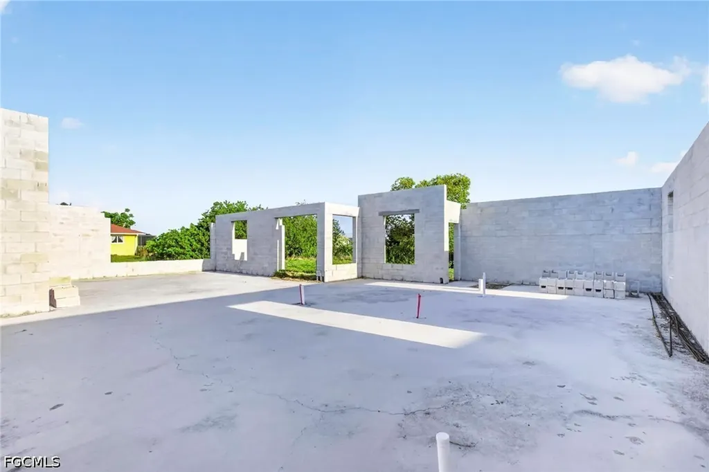 1213 NE 11th Terrace Cape Coral FL 33909