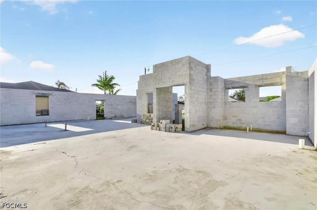 1213 NE 11th Terrace Cape Coral FL 33909
