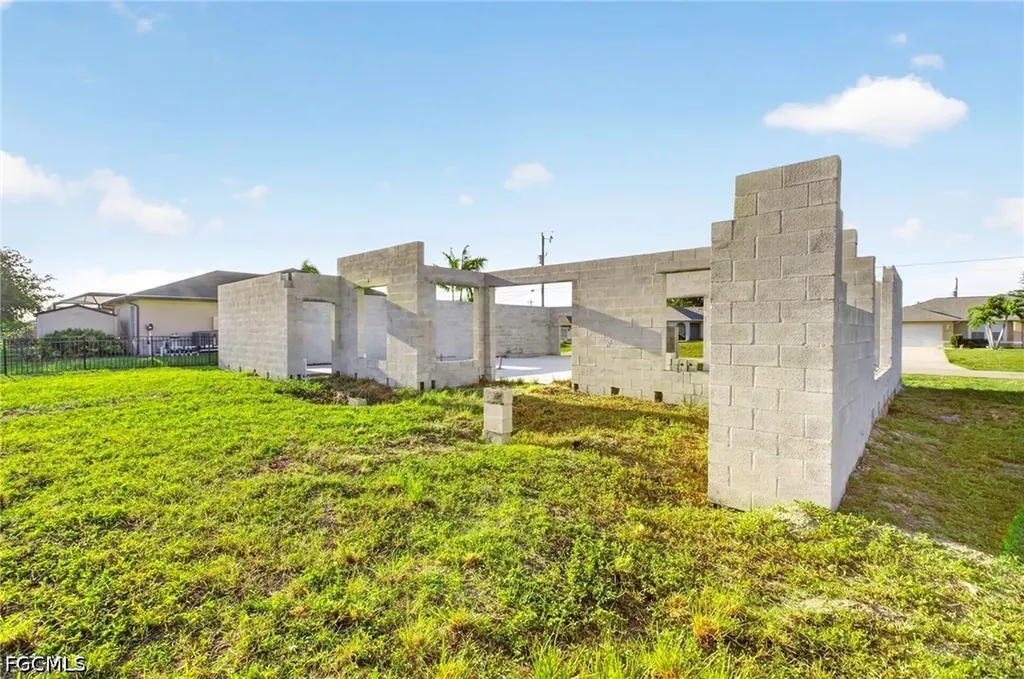 1213 NE 11th Terrace Cape Coral FL 33909