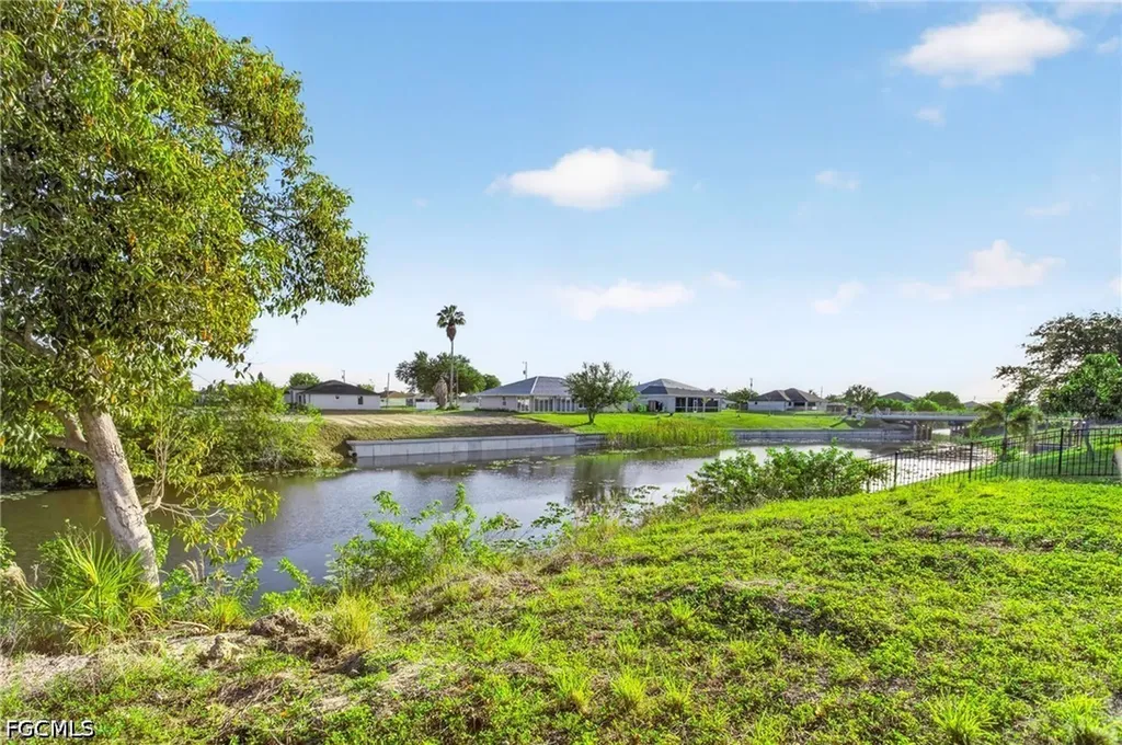 1213 NE 11th Terrace Cape Coral FL 33909