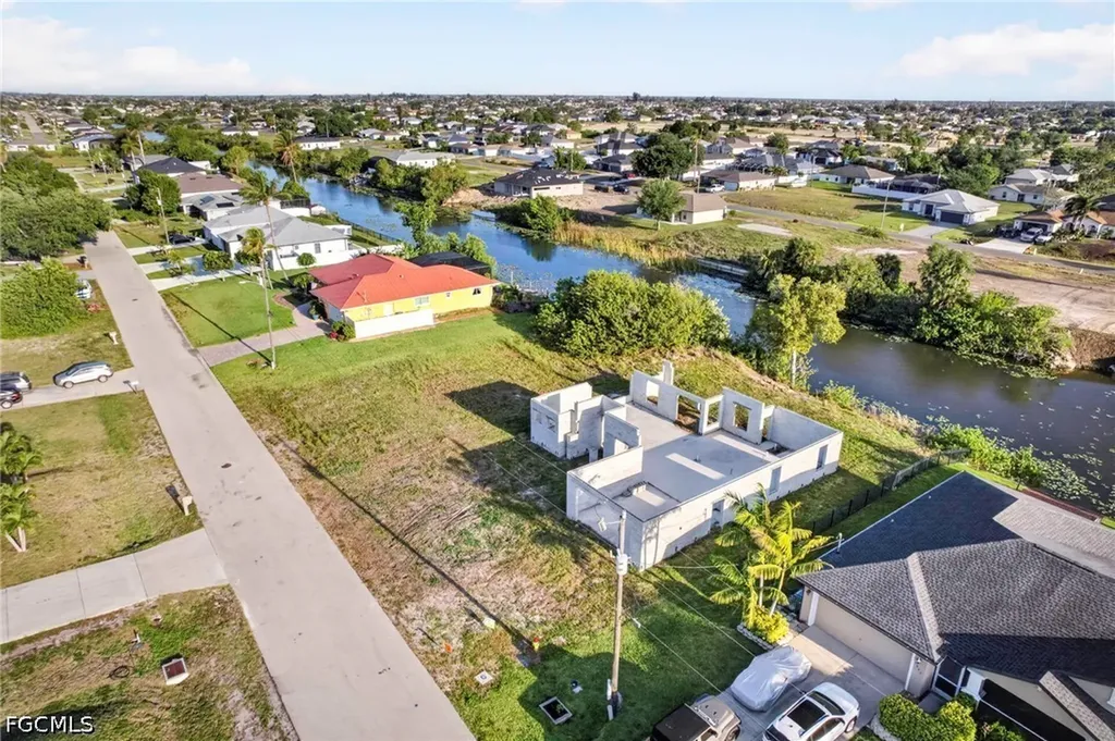 1213 NE 11th Terrace Cape Coral FL 33909