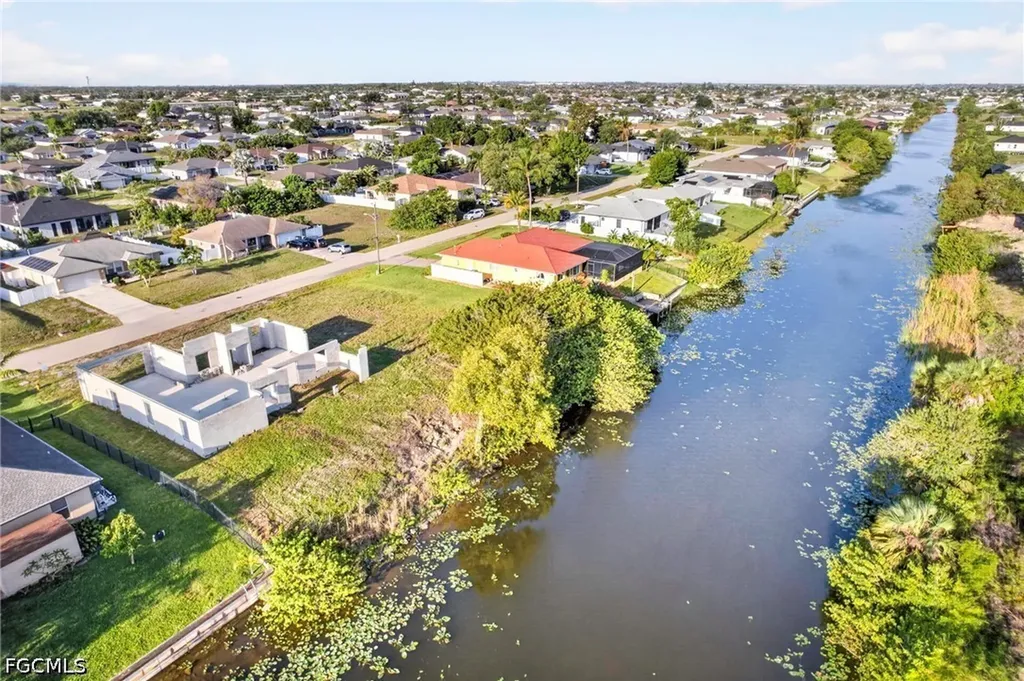 1213 NE 11th Terrace Cape Coral FL 33909