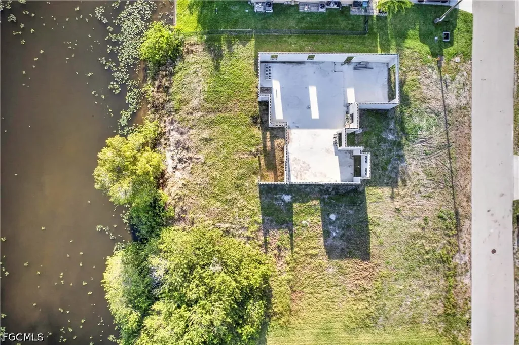 1213 NE 11th Terrace Cape Coral FL 33909