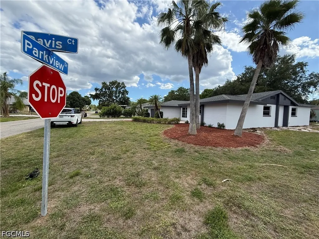 2201 Parkview Drive Fort Myers FL 33905