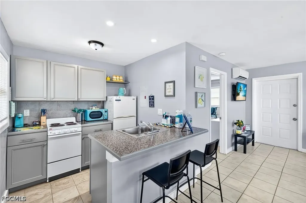 4831 Tudor Drive Cape Coral FL 33904
