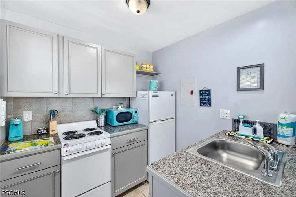 4831 Tudor Drive Cape Coral FL 33904