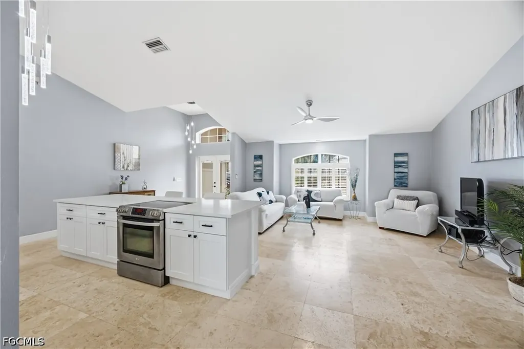 1303 NW 3rd Place Cape Coral FL 33993