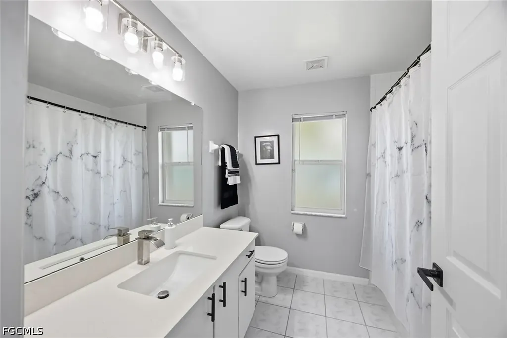 1303 NW 3rd Place Cape Coral FL 33993
