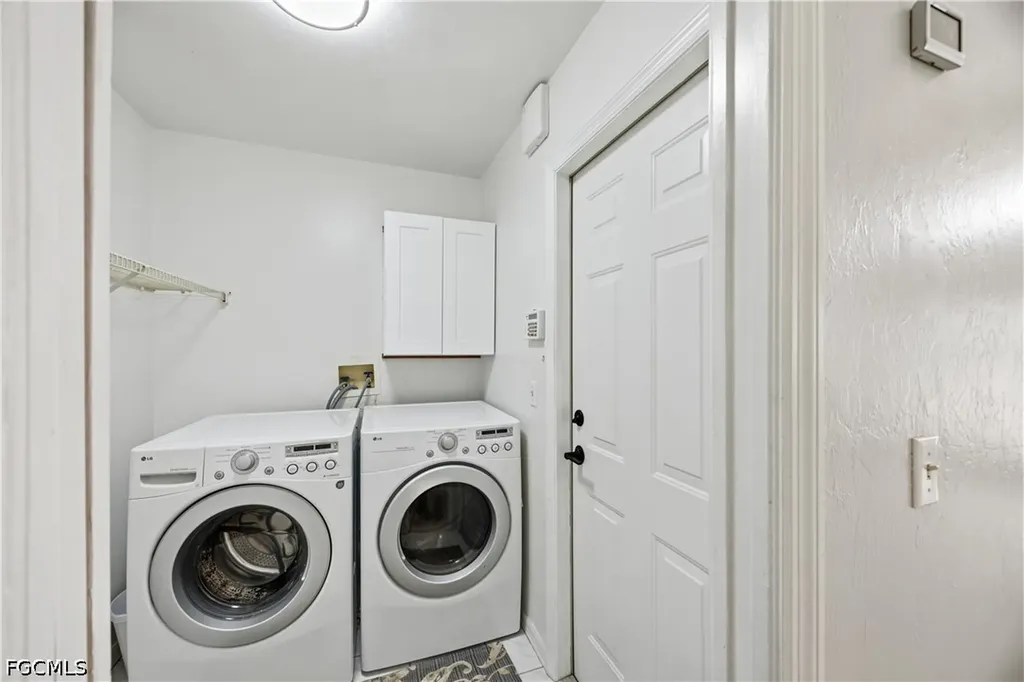1303 NW 3rd Place Cape Coral FL 33993