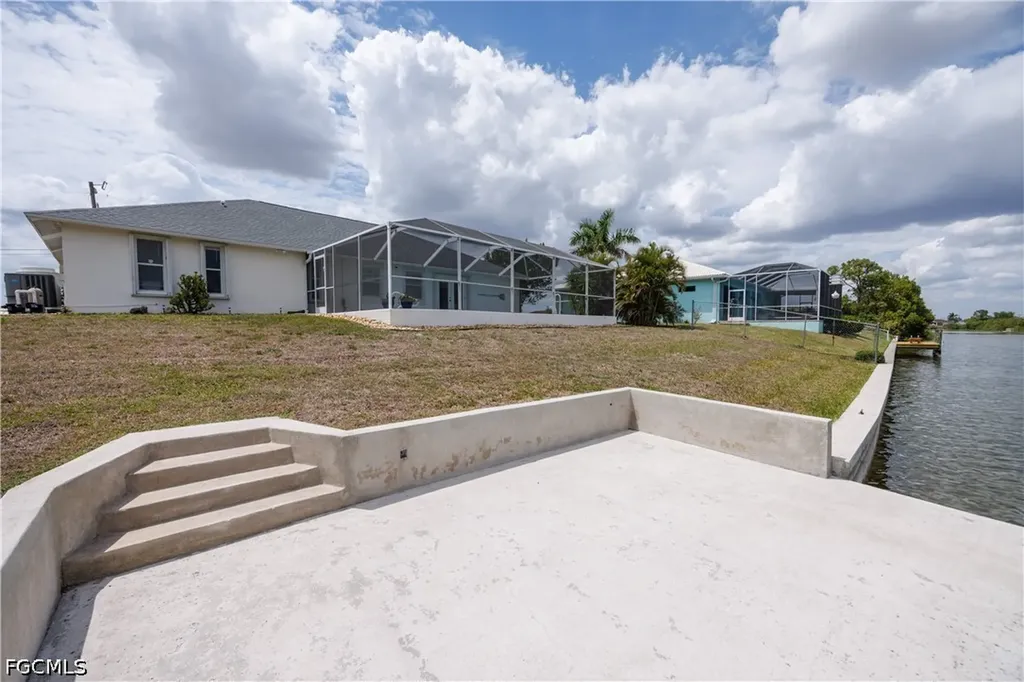 1303 NW 3rd Place Cape Coral FL 33993