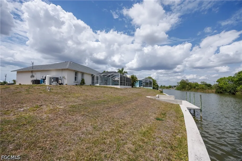 1303 NW 3rd Place Cape Coral FL 33993