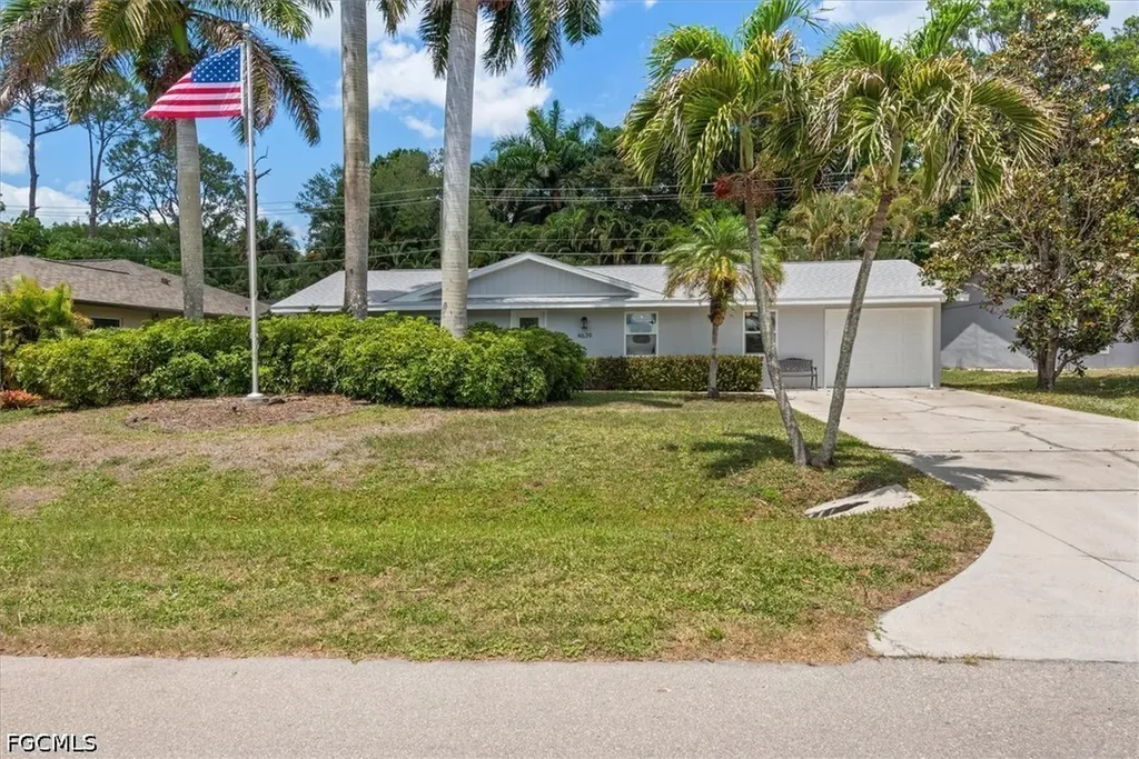 4639 Robin Avenue Naples FL 34104