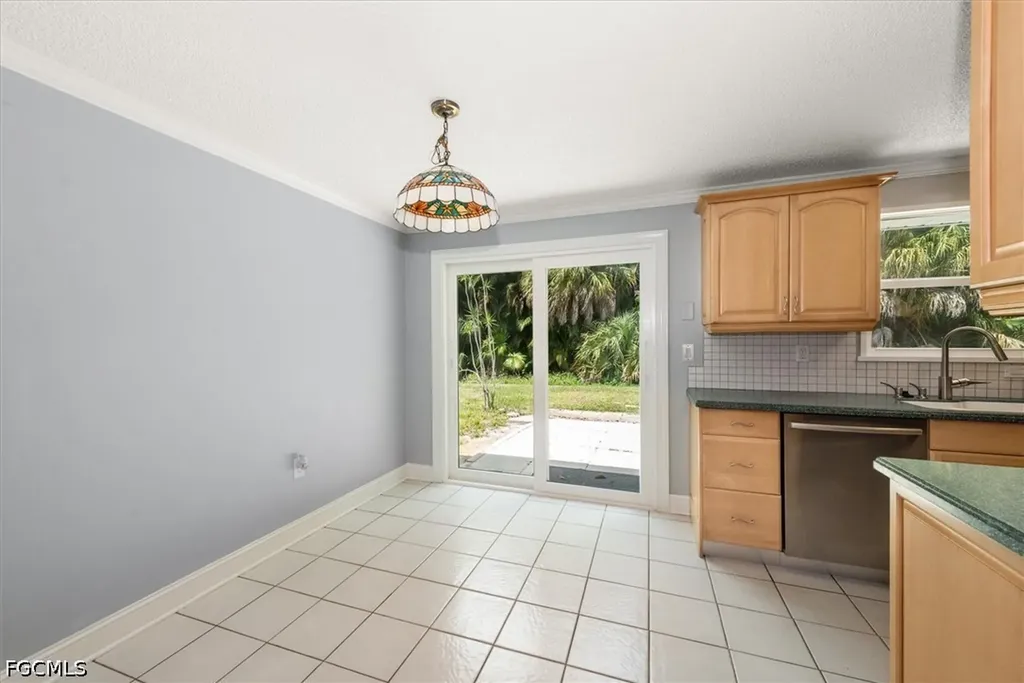 4639 Robin Avenue Naples FL 34104