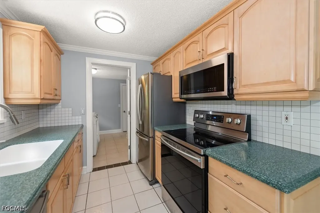 4639 Robin Avenue Naples FL 34104