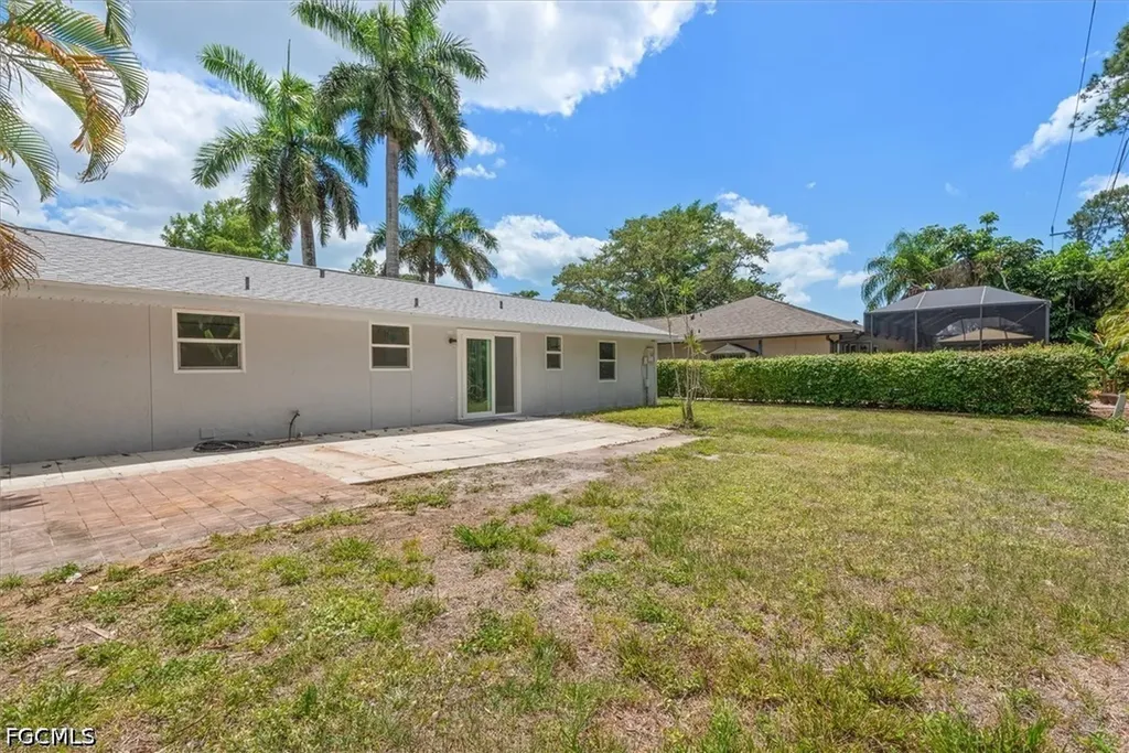 4639 Robin Avenue Naples FL 34104