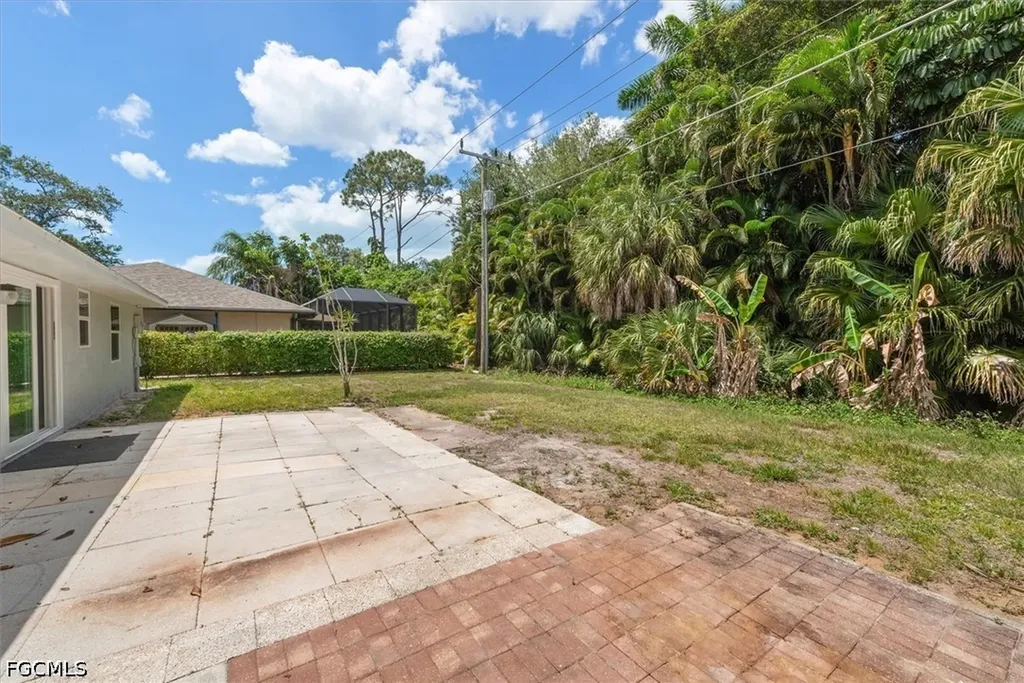 4639 Robin Avenue Naples FL 34104