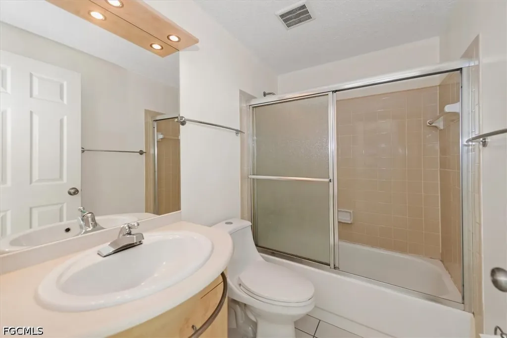 4639 Robin Avenue Naples FL 34104