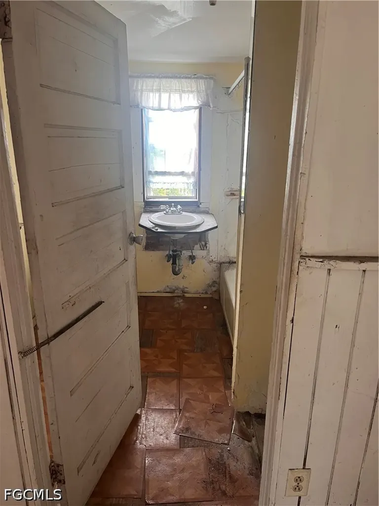 155 Clotilde Avenue Fort Myers FL 33905