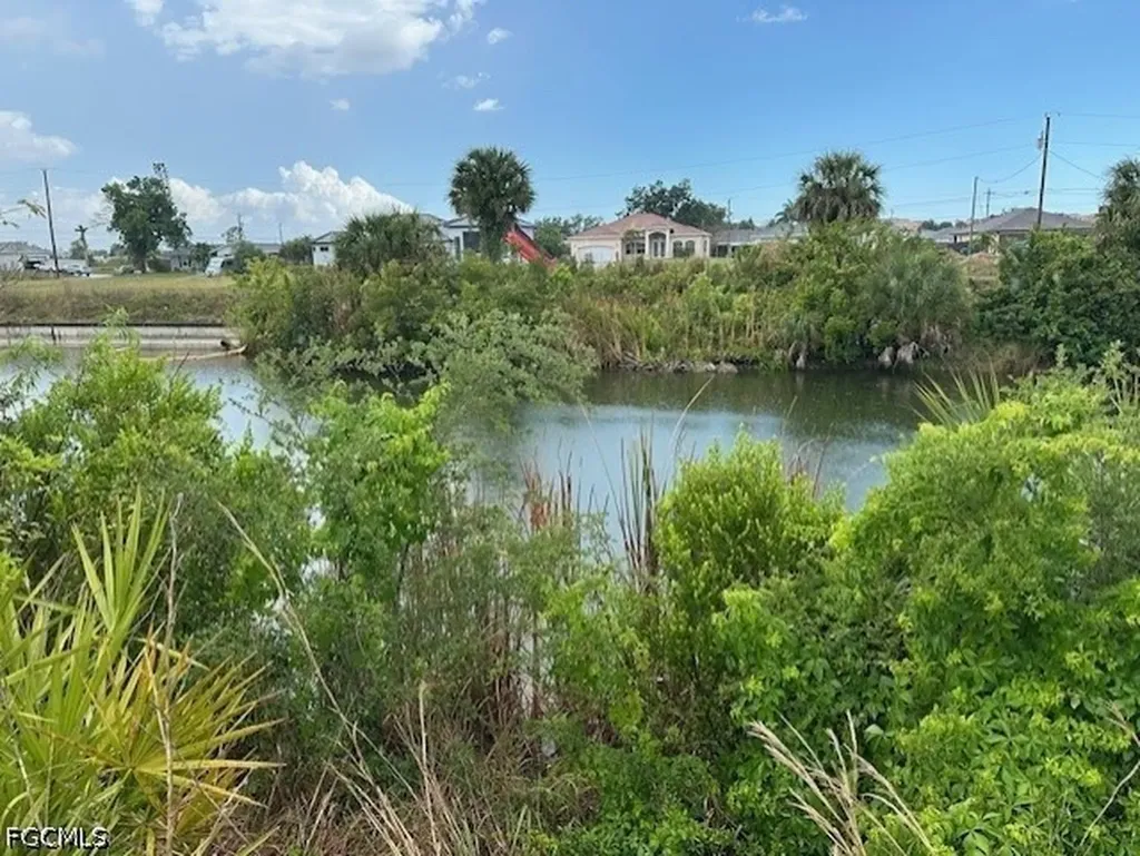 1810 NE 27th Terrace Cape Coral FL 33909