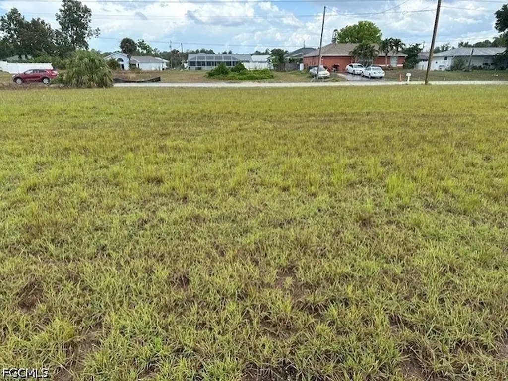 1810 NE 27th Terrace Cape Coral FL 33909