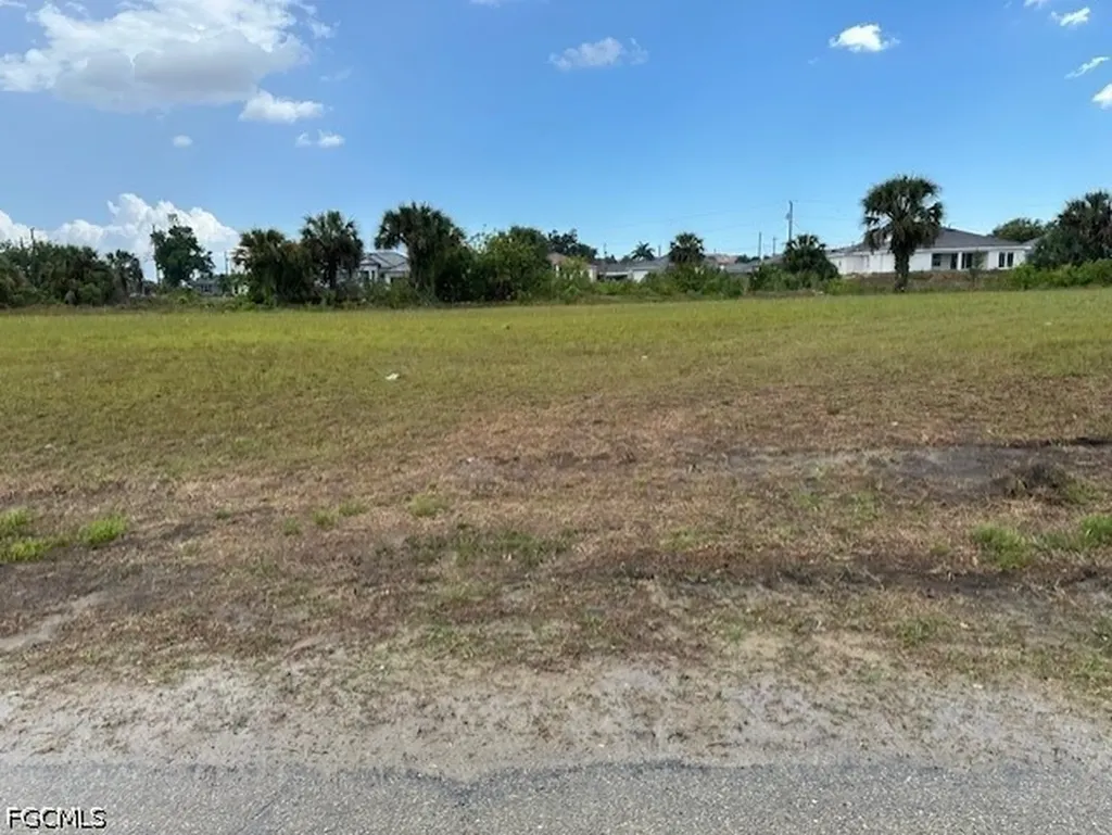 1810 NE 27th Terrace Cape Coral FL 33909
