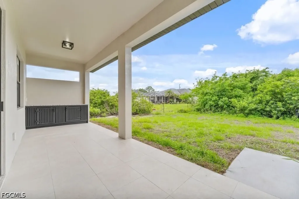 548 Long Island Street E Lehigh Acres FL 33974
