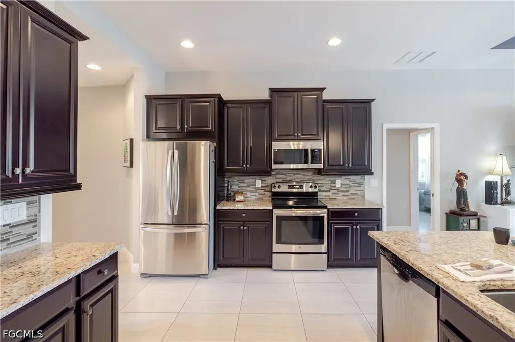 3021 Scarlet Oak Place North Fort Myers FL 33903