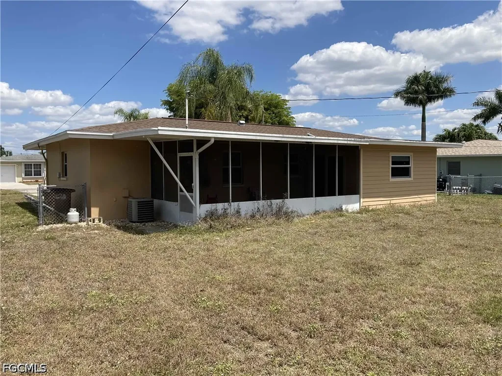 724 Sesame Court Cape Coral FL 33904