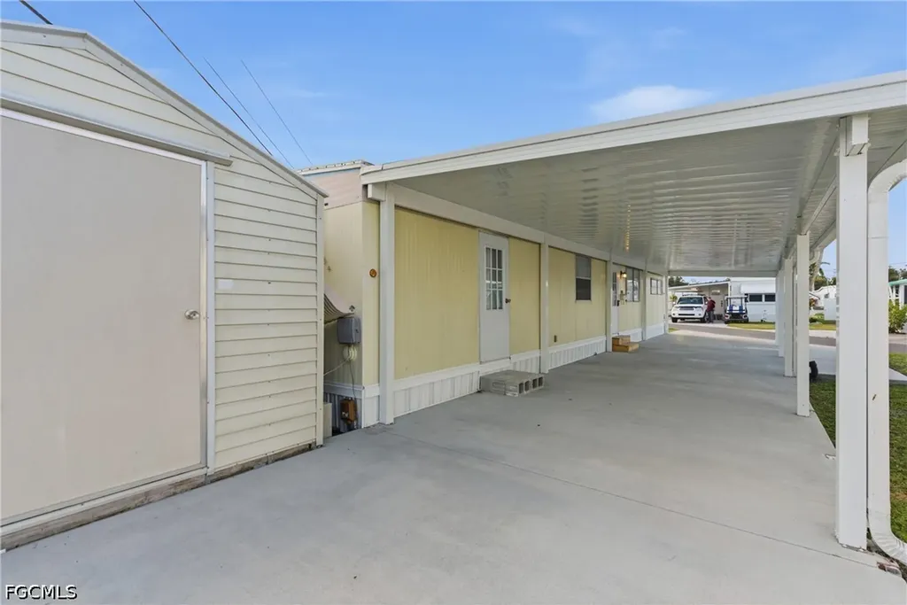 5558 Palm Beach Boulevard Fort Myers FL 33905