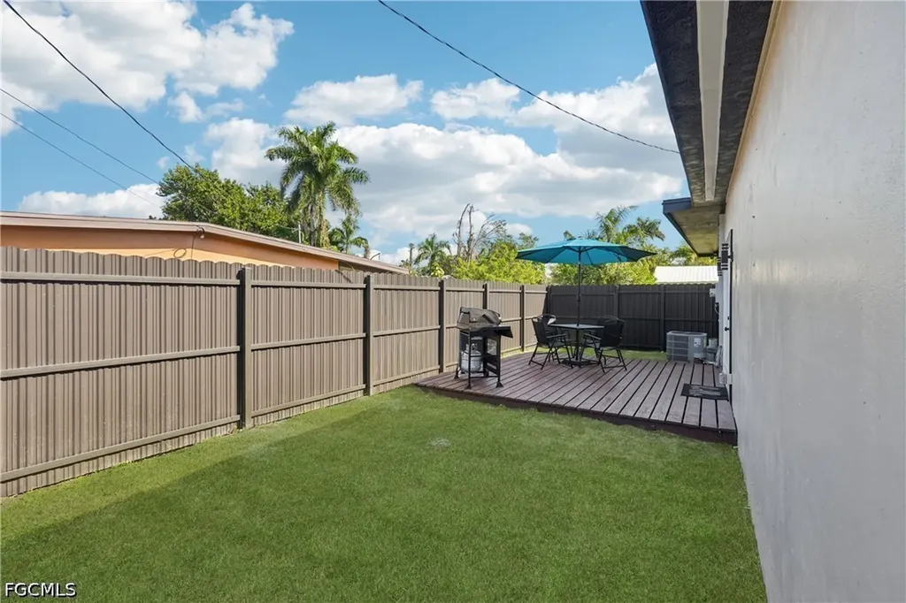 92 Oak Street North Fort Myers FL 33903