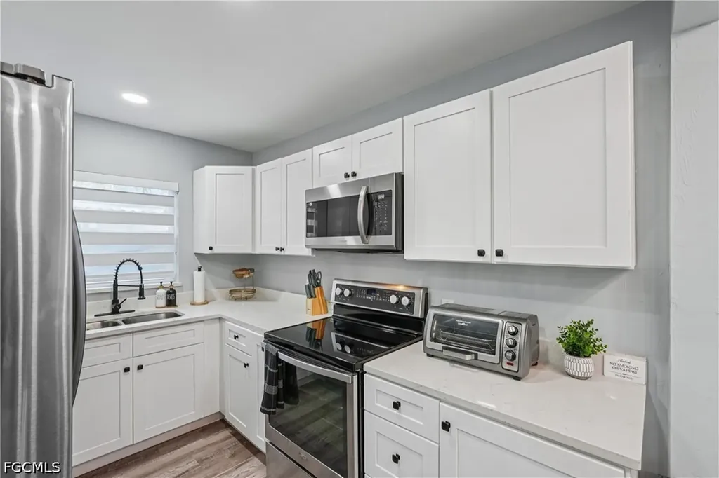 92 Oak Street North Fort Myers FL 33903
