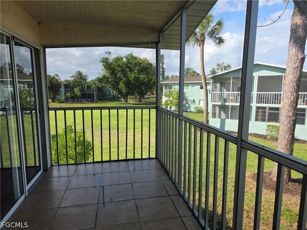 8162 Country Road Fort Myers FL 33919