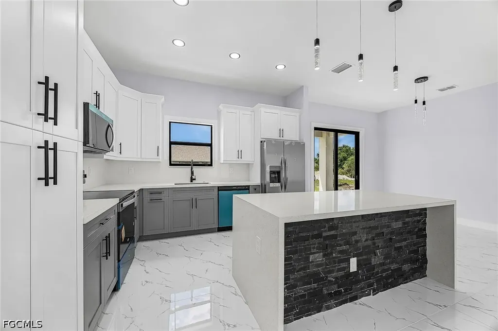 2700 41st Street W Lehigh Acres FL 33971