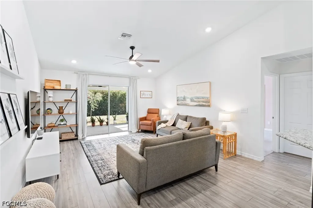 1900 NW 21st Terrace Cape Coral FL 33993