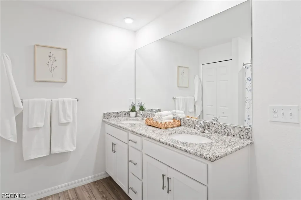 1900 NW 21st Terrace Cape Coral FL 33993